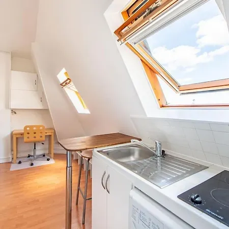 Apartment Centre Close To Major Attractions